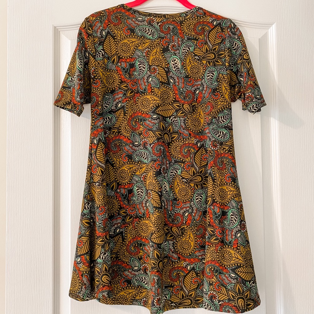Lularoe Classic Tee - Picture 3 of 4